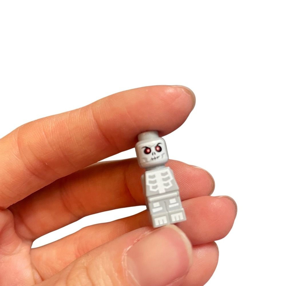 LEGO Minecraft Skeleton Minifigure Light Gray Red Eyes min011 Hostile Mob‎